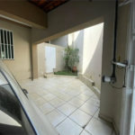Sobrado com 4 dormitórios, 2 suítes, closet, varandas, escritório, jardim de inverno, espaço gourmet com churrasqueira e fogão a lenha e 3 vagas.