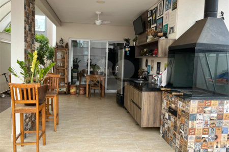 Casa em Condomínio - Jardim Residencial Alto de Itaici!