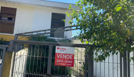 Sobrado à venda com 3 quartos, sendo 1 suíte,  em Parque Maria Domitila, São Paulo, SP