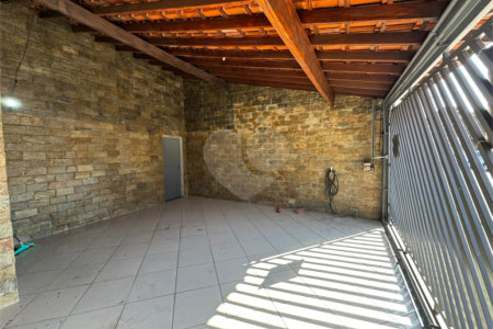 Casa á venda, com 2 Dormitórios e Edícula, em São Carlos-SP.