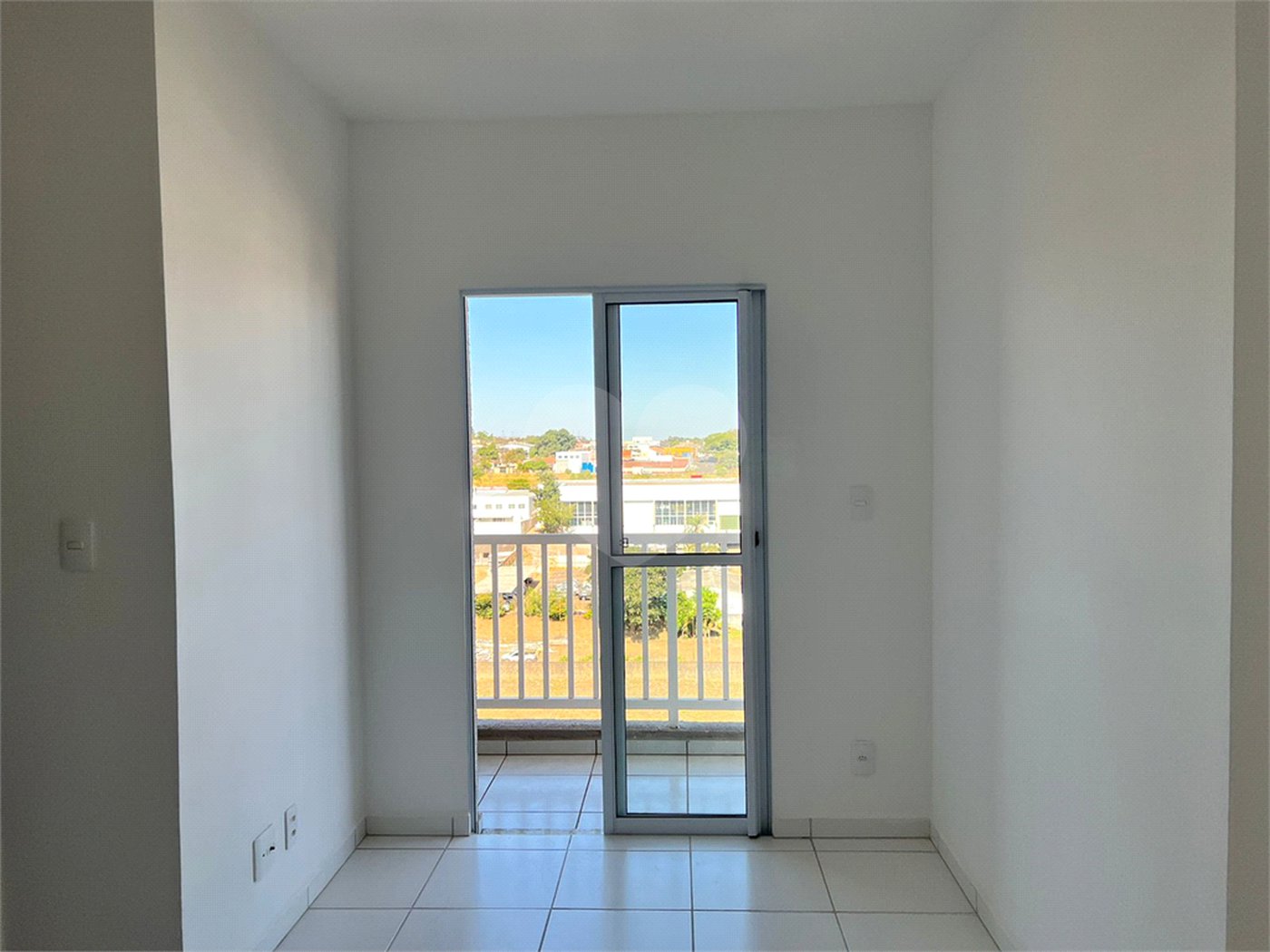 Apartamento no Condomínio Parque das Acácias.