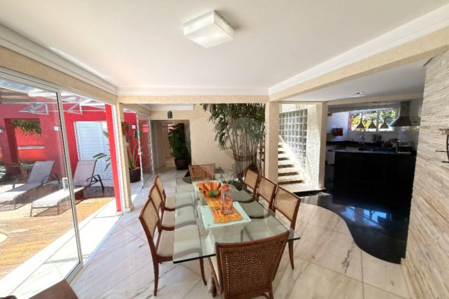 Casa à venda com 5 quartos, sendo 4 suítes, em Riviera de São Lourenço, Bertioga, SP