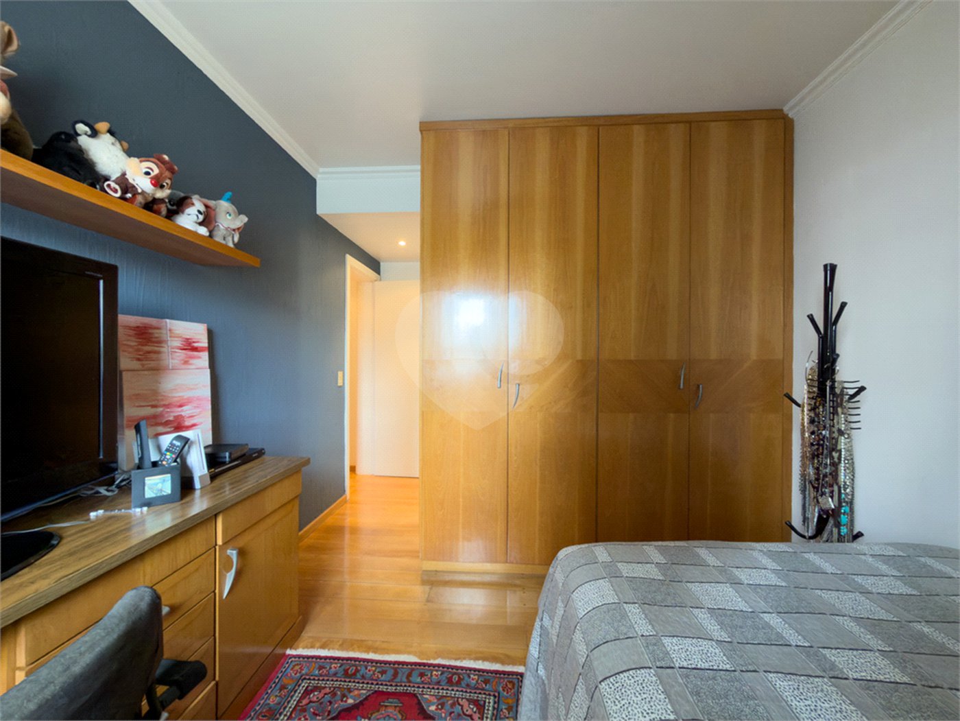 Apartamento com 190 metros 3 suítes 4 vagas de garagem