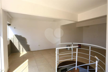 Cobertura Espaçosa, cheia de conforto e aconchego.