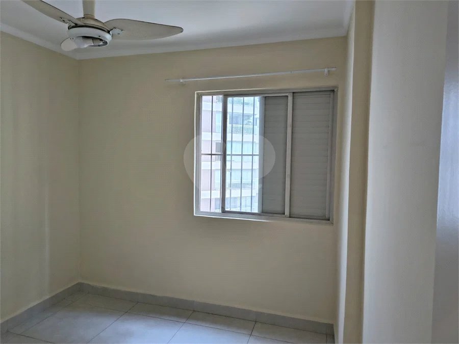 Apartamento com 2 Dormitórios , amplo com 77 metros e com vaga de garagem fixa