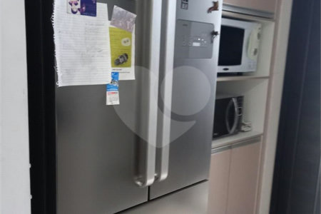 Sobrado à venda com 5 quartos, sendo 3 suítes, em Residencial Jatobás, Louveira, SP