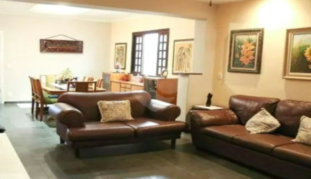 Casa à venda com 4 quartos, sendo 1 suíte, em Parque Jabaquara, São Paulo, SP