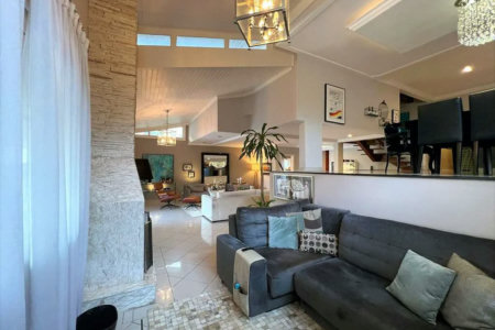 Casa à venda com 4 suítes em Vila Santo Antônio, Cotia, SP