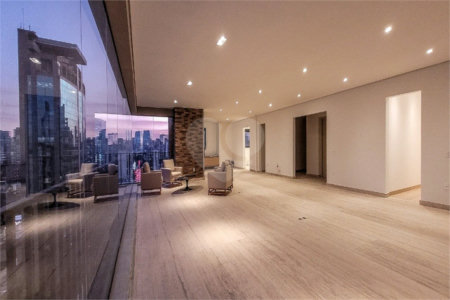 Apartamento à venda com 3 suítes em Vila Nova Conceição, São Paulo, SP