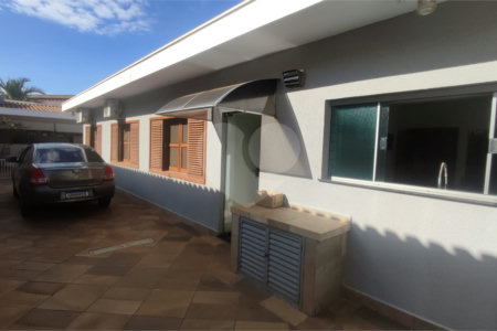 Casa com 3 dormitórios à venda no bairro Jardim Cardinalli, em São Carlos/SP