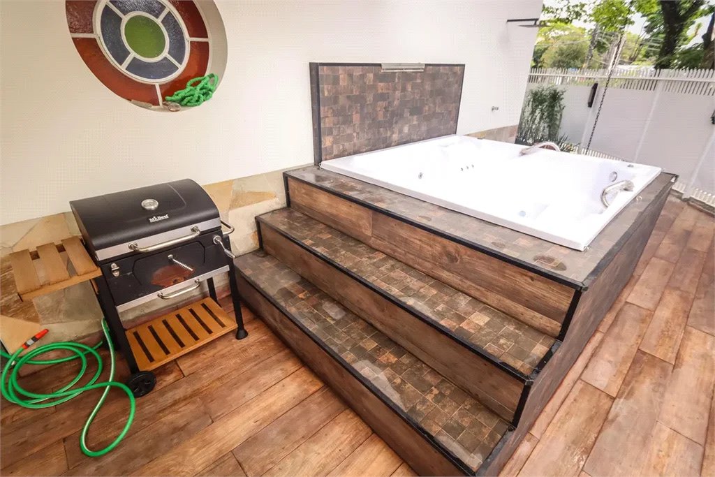 Sobrado à venda com 5 quartos, sendo 1 suíte, em Vila Sônia, São Paulo, SP