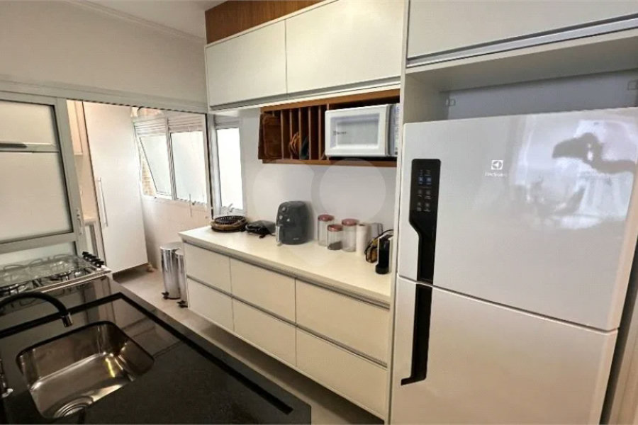 Apartamento à venda com 3 quartos, sendo 1 suíte,  em Riviera de São Lourenço, Bertioga, SP