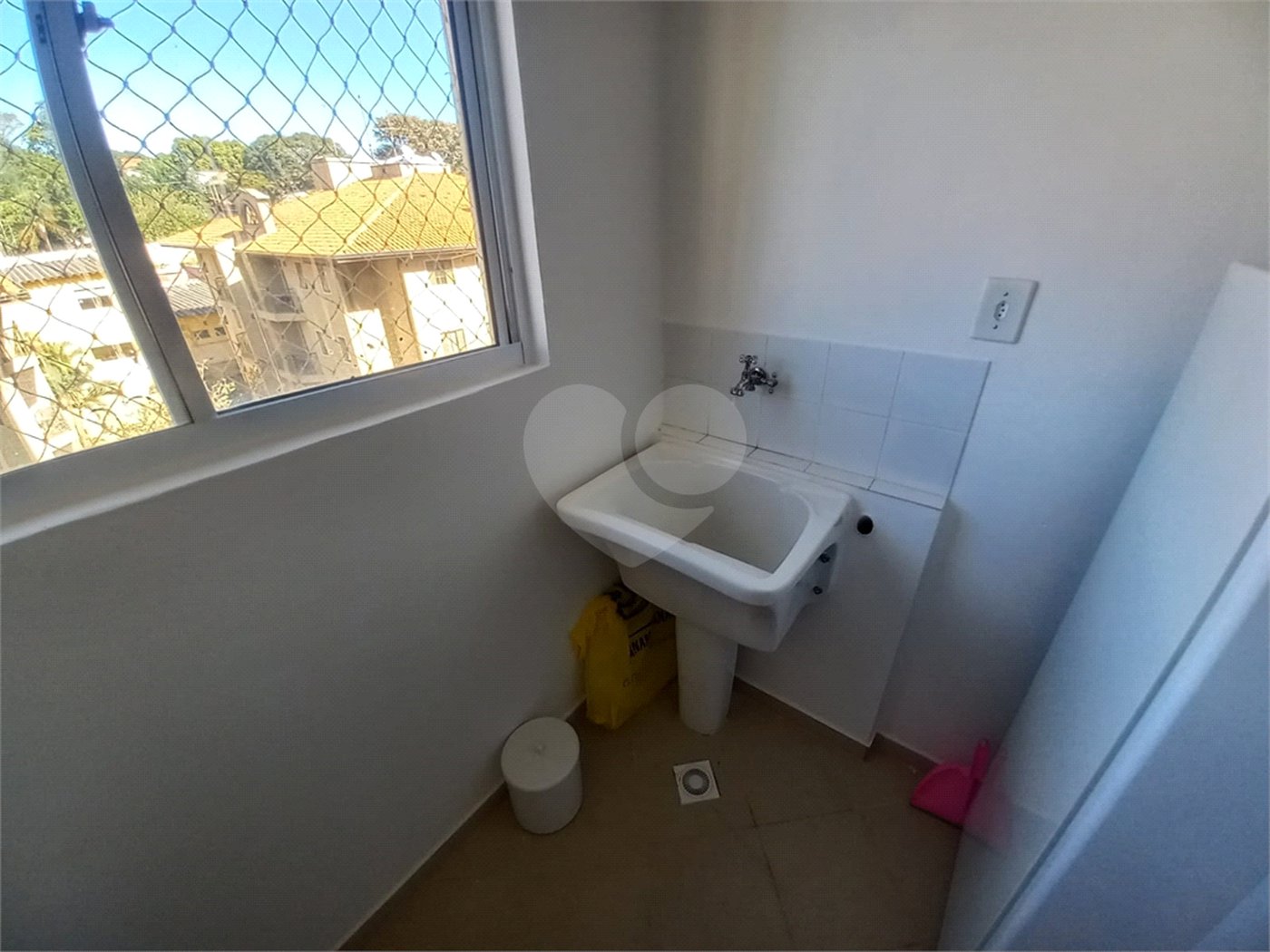 Apartamento no Condomínio Michelangelo .