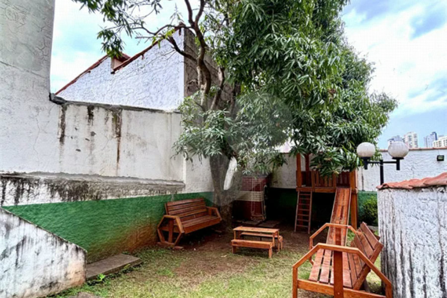 Sobrado com 3 dormitórios,1 suite, Quintal gourmet, 4 vagas à Venda no bairro Parada Inglesa em São Paulo.
