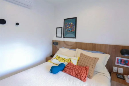 Apartamento à venda na Vila Nova Conceição, mobiliado pronto para morar com varanda e 1 vaga