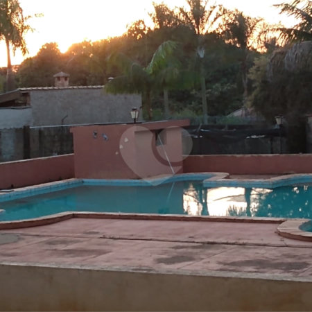 Casa Térrea com 3 dormitórios, sendo 1 suíte.