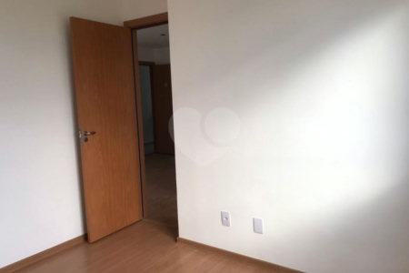 Apartamento no condomínio Monte Berlim