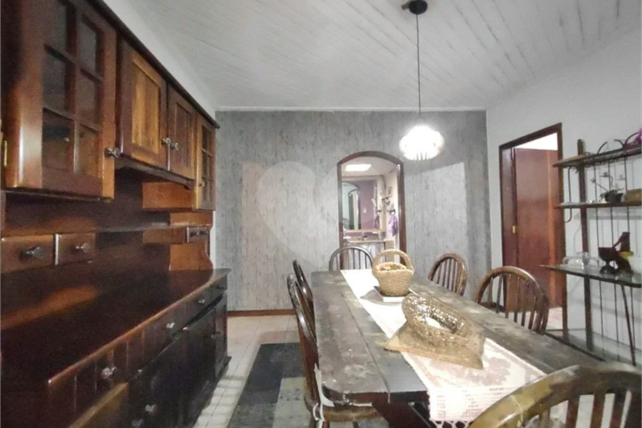 Casa Térrea de Esquina à Venda no Parque Vitória – Excelente Potencial!