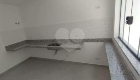 Sobrado à venda com 3 quartos, sendo 1 suíte,  em Jardim Maristela, São Paulo, SP