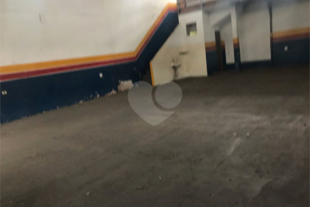 Galpão Comercial na Vila Luftalla.