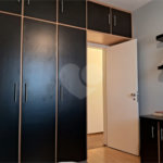 Prédio com portaria 24 horas, e lazer. Apartamento com 3 dormitórios, uma suíte, 2 vagas de garagem