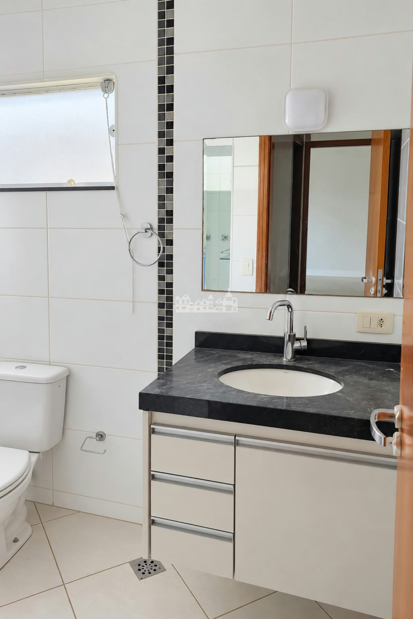 Casa para alugar com 3 quartos, sendo 1 suíte, no condomínio Bela Vita, Atibaia - SP