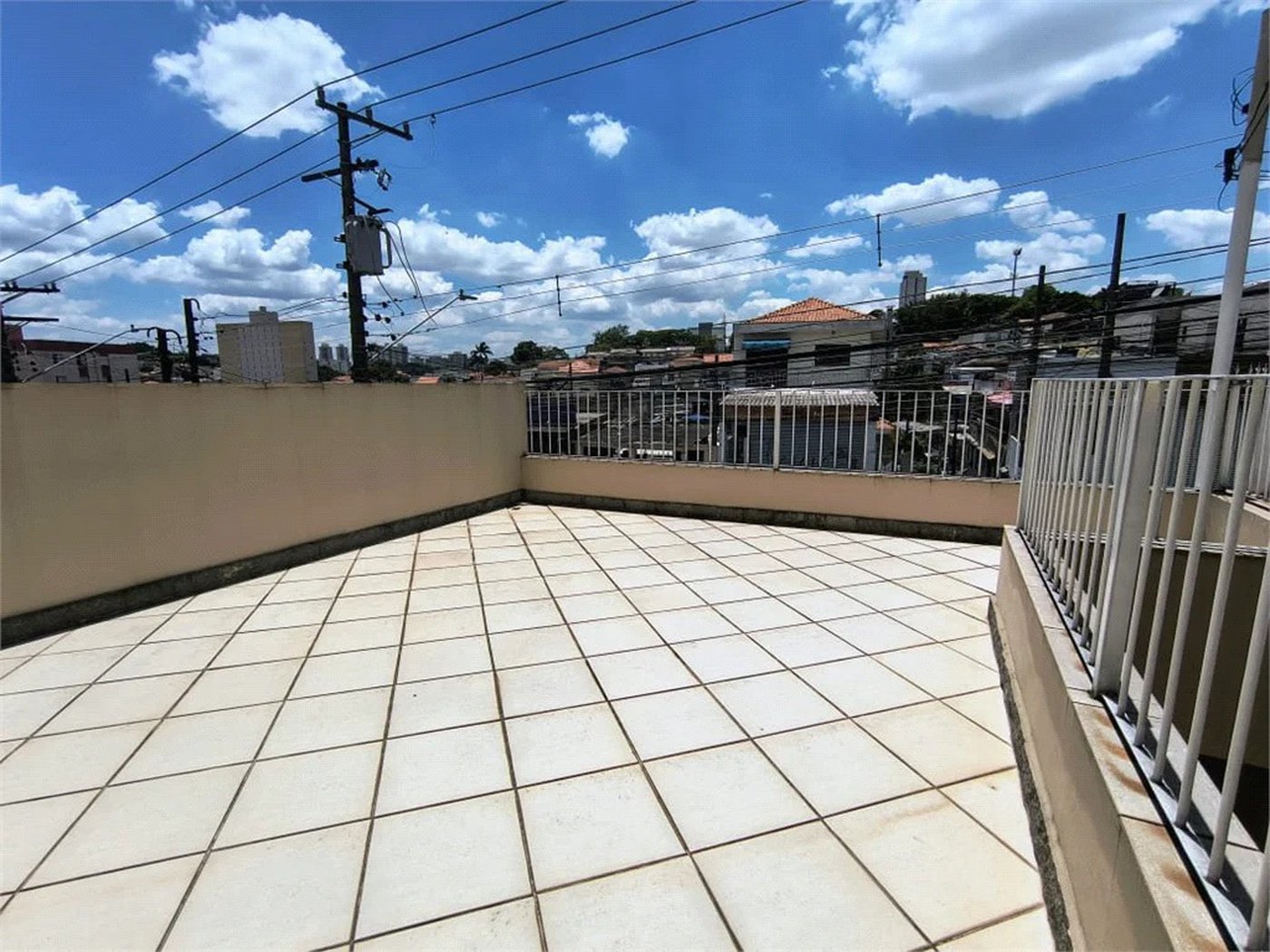Sobrado à venda com 3 quartos, sendo 1 suíte, em Vila Polopoli, São Paulo - SP