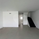 Casa duplex com 4 quartos, piscina e área gourmet, em condomínio com lazer completo e localização estratégica ao lado do Park Shopping.