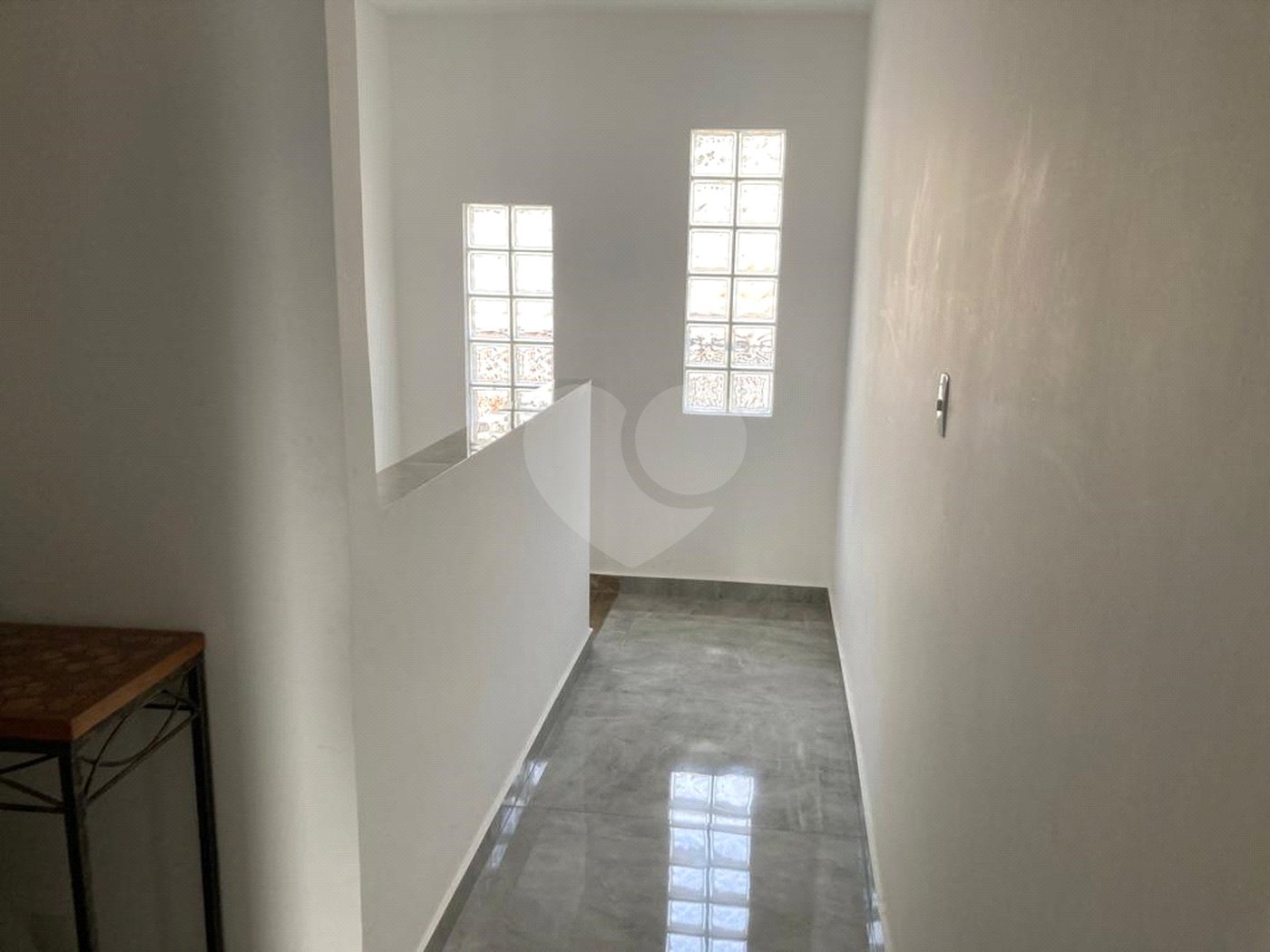 Excelente Sobrado à venda no Planalto - 5 Quartos/4 Suítes/2 Vagas na garagem