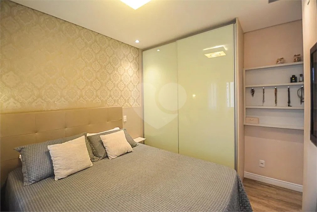 Espaço, conforto e uma localização privilegiada fazem deste apartamento mobiliado no Baeta Neves, em São Bernardo do Campo, uma excelente opção para seu novo lar. Com 118 m², três dormitórios e quatro banheiros, o imóvel oferece ambientes amplos para acomodar a família e receber amigos com comodidad