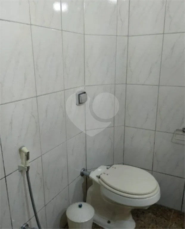 Apartamento Reformado à Venda – Localização Privilegiada!