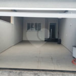 Sobrado novo com 3 suítes, 4 vagas, espaço gourmet com churrasqueira, jardim de inverno e acabamento premium. Conforto, modernidade e sofisticação.