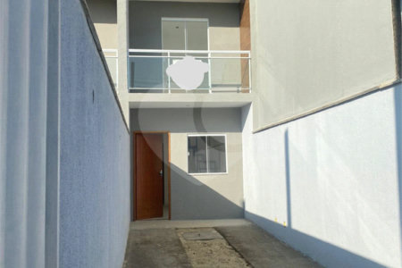 Casa com 2 quartos e quintal grande no Jardim Leticia em Campo Grande financiada
