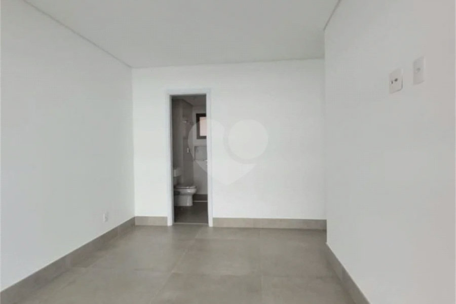 Apartamento à venda com 4 quartos, sendo 3 suítes, em Riviera de São Lourenço, Bertioga, SP