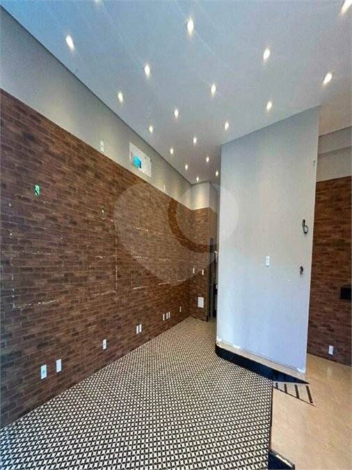 SALÃO COMERCIAL PARA LOCAÇÃO EM INDAIATUBA SP! - Av. Pres. Kennedy! - Salão comercial de 89,64 m² no térreo do Edifício Granada une modernidade, conforto e a melhor localização de Indaiatuba. Destaques do Imóvel: - Espaço Amplo: Salão principal com excelente iluminação natural. - Infraestrutura: