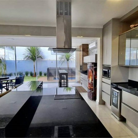 Casa térrea no Condomínio Alphaville Ribeirão III