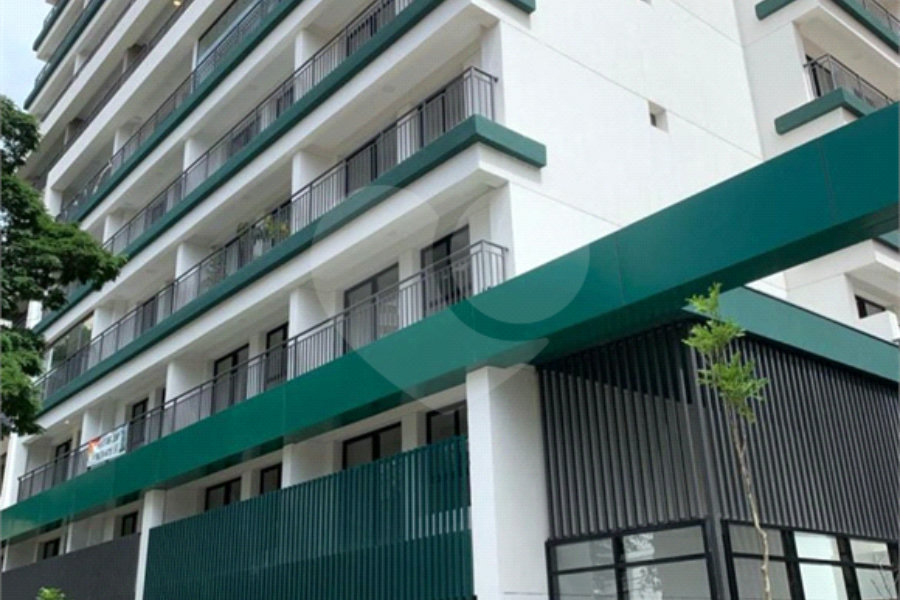 Apartamento a venda com 1 dormitório, sala com varanda e próximo ao metrô Vila Madalena.