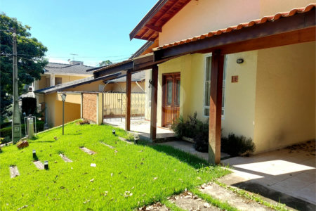 Casa charmosa e elegante localizada no deslumbrante Condomínio Villagio Capriccio Louveira SP