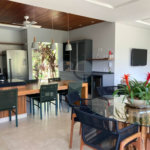 Chácara no Condomínio Vale das Laranjeiras em Indaiatuba SP - Venda - R$ 3,600.000,00 - Locaçao - R$ 30.000,00 mais encargos - Linda, espaçosa, aconchegante, acabamento de alto padrão em rua tranquila e arborizada, em um dos Condomínios mais valorizados de Indaiatuba. Com fácil acesso as principa
