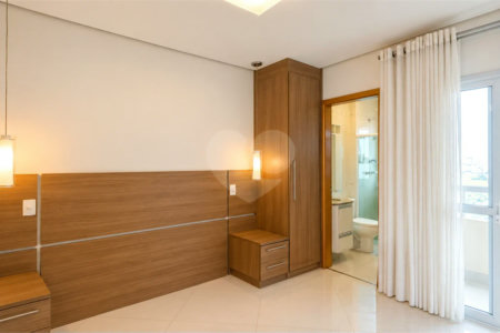 Apartamento de 84m² na Vila Lusitânia, em São Bernardo do Campo, com 3 dormitórios, suíte com varanda, 2 vagas cobertas, depósito privativo e lazer completo.
