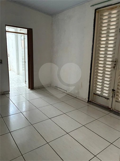 Casa Ampla e Versátil na Vila Marcelino — Excelente Espaço e Pronta para Ocupação Imediata!