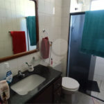 Vende-se apartamento de dois dormitórios no Edifício Marseille, no Centro de Piracicaba;