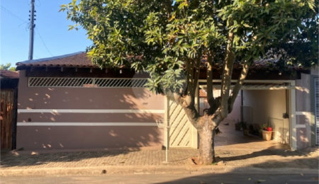 Casa Térrea à venda com 3 quartos em Jardim São Carlos 5, São Carlos, SP