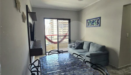 Belíssimo apartamento recém reformado na Praia Grande.