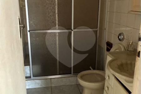Casa Ampla e Versátil na Vila Marcelino — Excelente Espaço e Pronta para Ocupação Imediata!