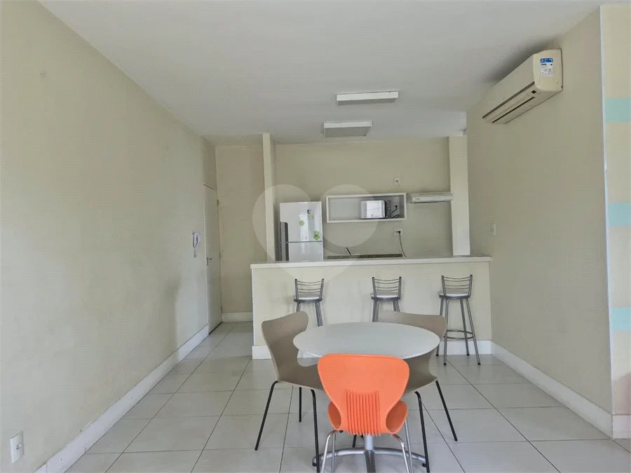 Oportunidade na Vila Leopoldina! Imóvel de 69m2, com 3 dorm., sendo 1 suíte, 2 banheiros, sala, cozinha e 2 vagas. Com ar condicionado em 2 dorm.