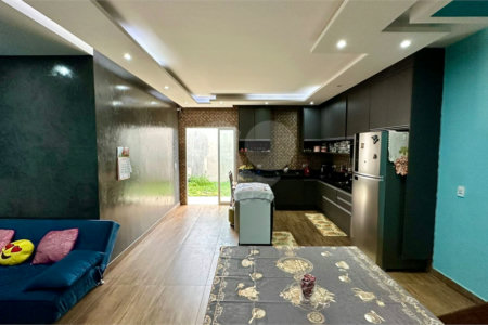 Sobrado a venda com 3 dormitorios sendo 1 suite com closet e varanda no bairro Arcoville