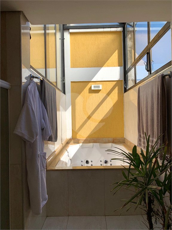 Casa à venda ou para alugar com 4 quartos, sendo 2 suítes, em Brooklin, São Paulo, SP