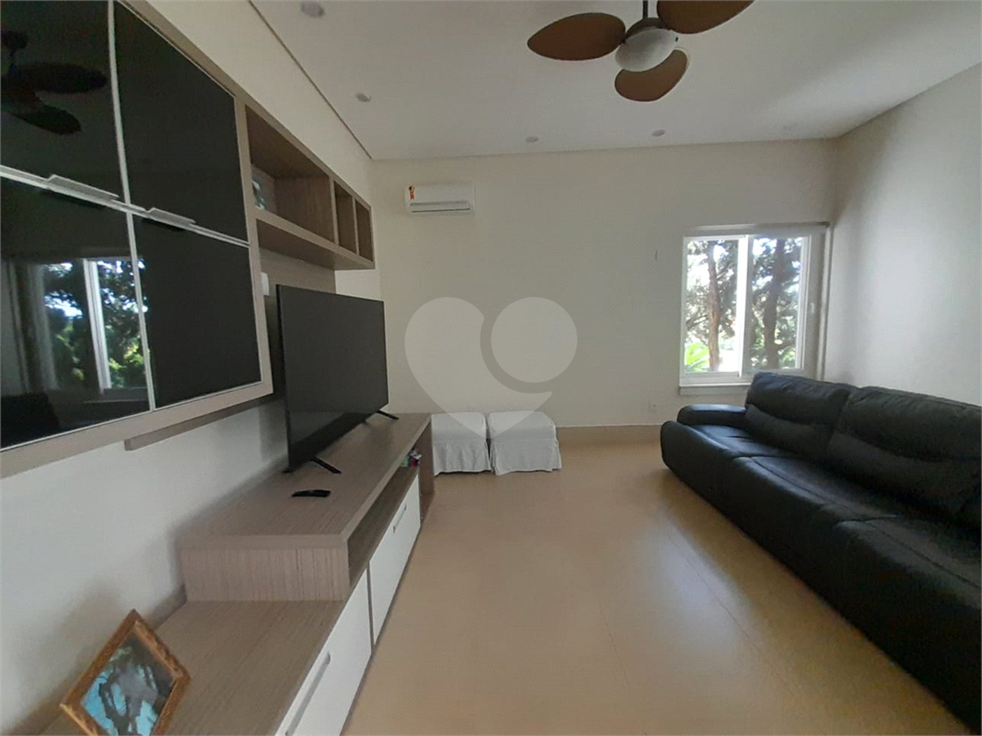 Casa à Venda no Condomínio Damha III – Elegância e Conforto para sua Família