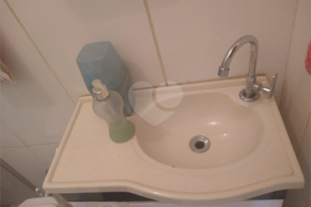 Casa Térrea com 2 dormitórios.